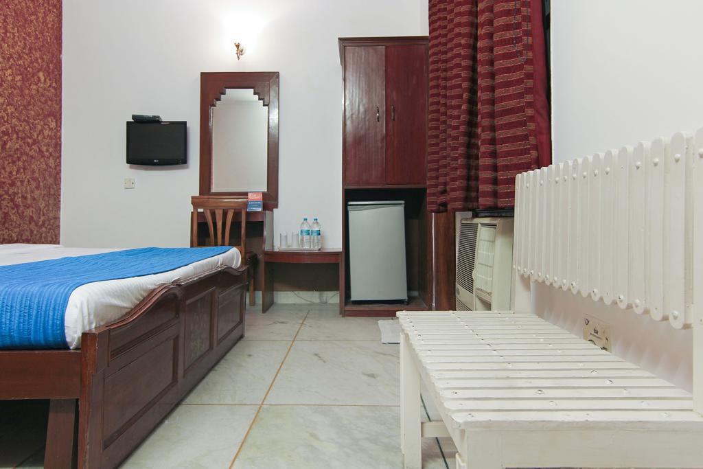 Hotel Rahul Palace Нью-Делі Екстер'єр фото