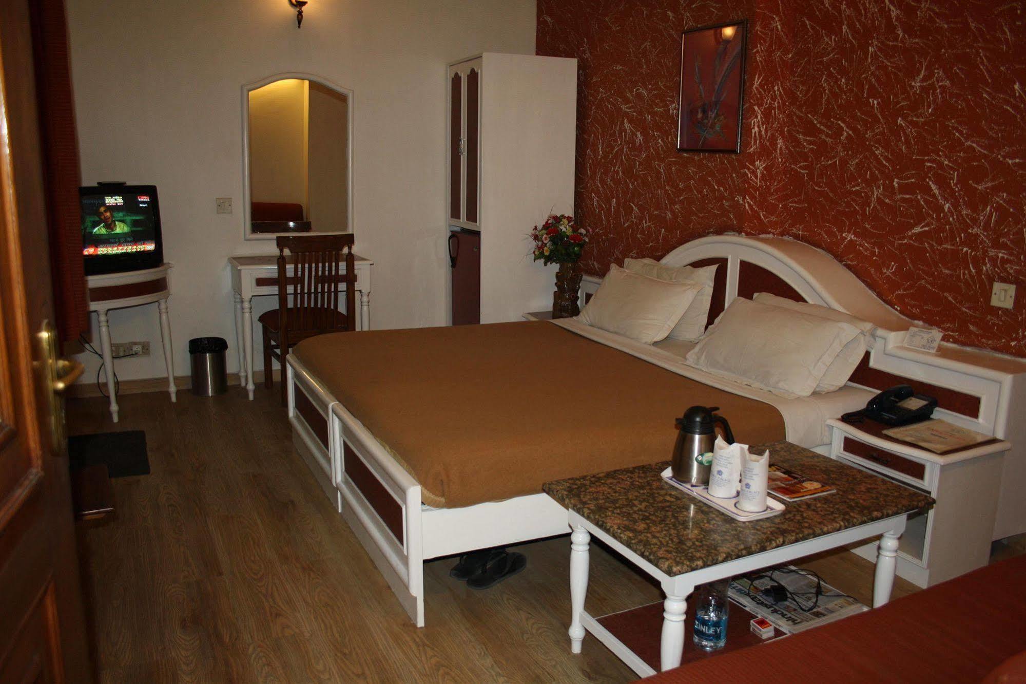 Hotel Rahul Palace Нью-Делі Номер фото