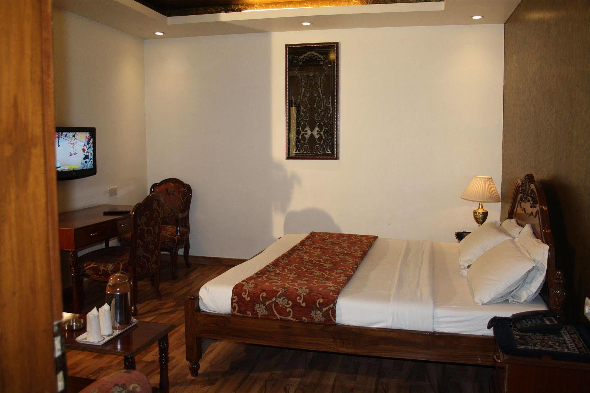 Hotel Rahul Palace Нью-Делі Номер фото