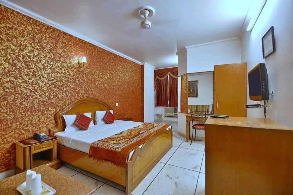 Hotel Rahul Palace Нью-Делі Екстер'єр фото